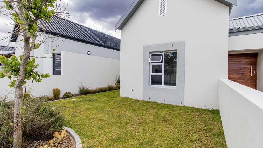 To Let 4 Bedroom Property for Rent in Sitari Country Estate Western Cape